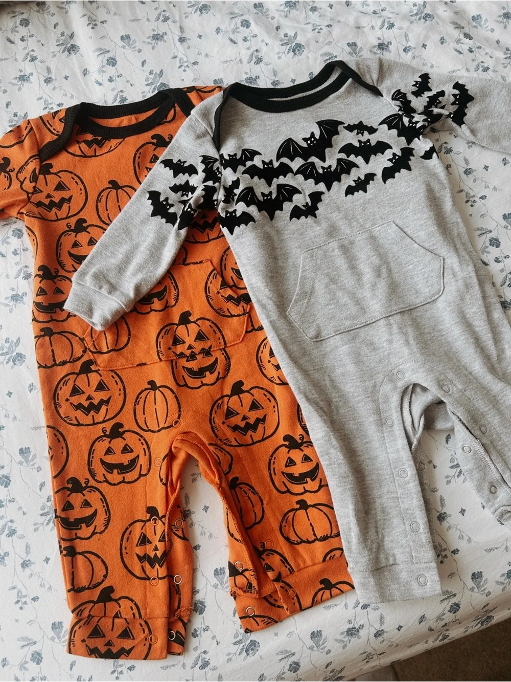 Halloween Pumpkin & Bat Print Long-Sleeve One-Piece Sleepers 🎃 🦇